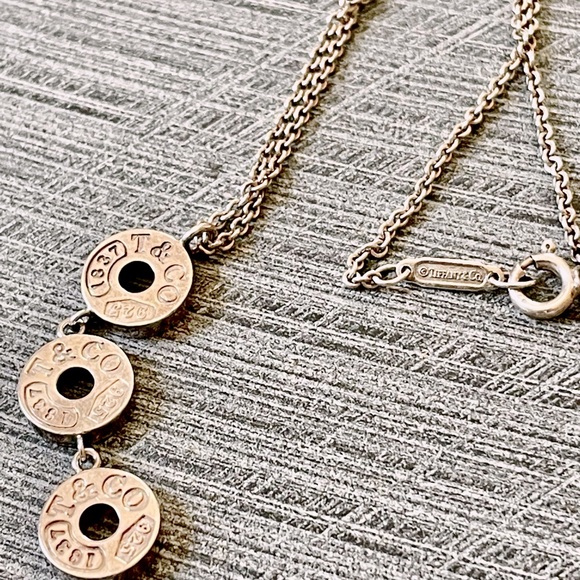 🤍Tiffany & Co. 1837 Triple Drop Circle Pendant Necklace - Picture 6 of 9
